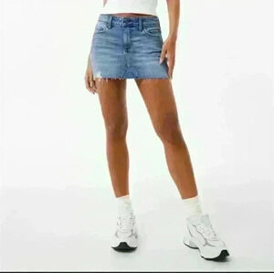 Bluenotes mini light  wash 4 pocket frayed hem Demin skirt M